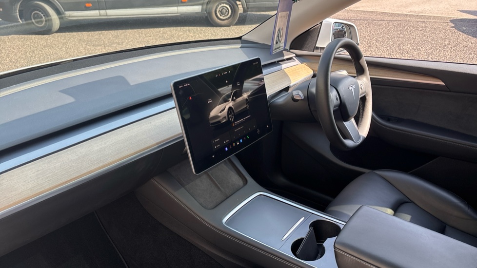 Tesla Model Y Long Range AWD 5dr Auto Electric Hatchback - Image 9