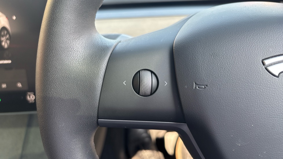 Tesla Model Y Long Range AWD 5dr Auto Electric Hatchback - Image 22