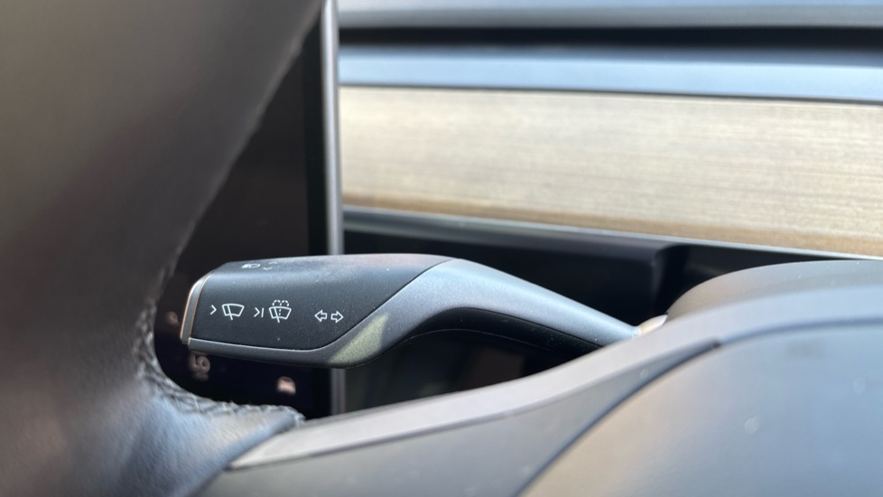 Tesla Model Y Long Range AWD 5dr Auto Electric Hatchback - Image 23