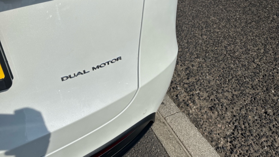 Tesla Model Y Long Range AWD 5dr Auto Electric Hatchback - Image 57