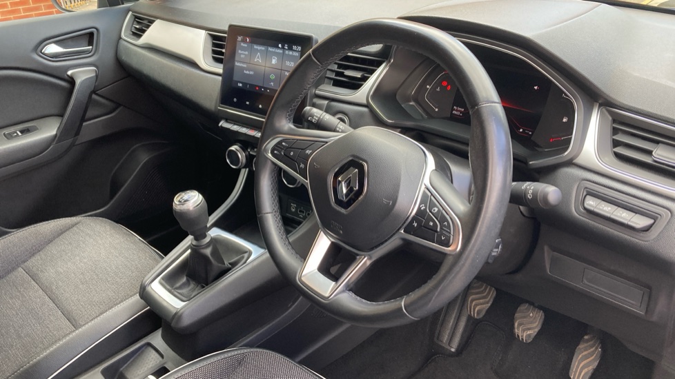 Renault Captur 1.0 TCE 90 Techno 5dr Petrol Hatchback - Image 11