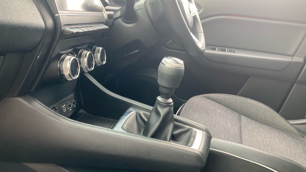 Renault Captur 1.0 TCE 90 Techno 5dr Petrol Hatchback - Image 13