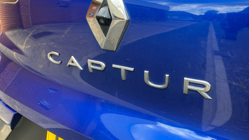 Renault Captur 1.0 TCE 90 Techno 5dr Petrol Hatchback - Image 21