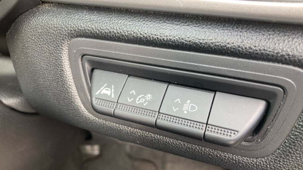 Renault Captur 1.0 TCE 90 Techno 5dr Petrol Hatchback - Image 30