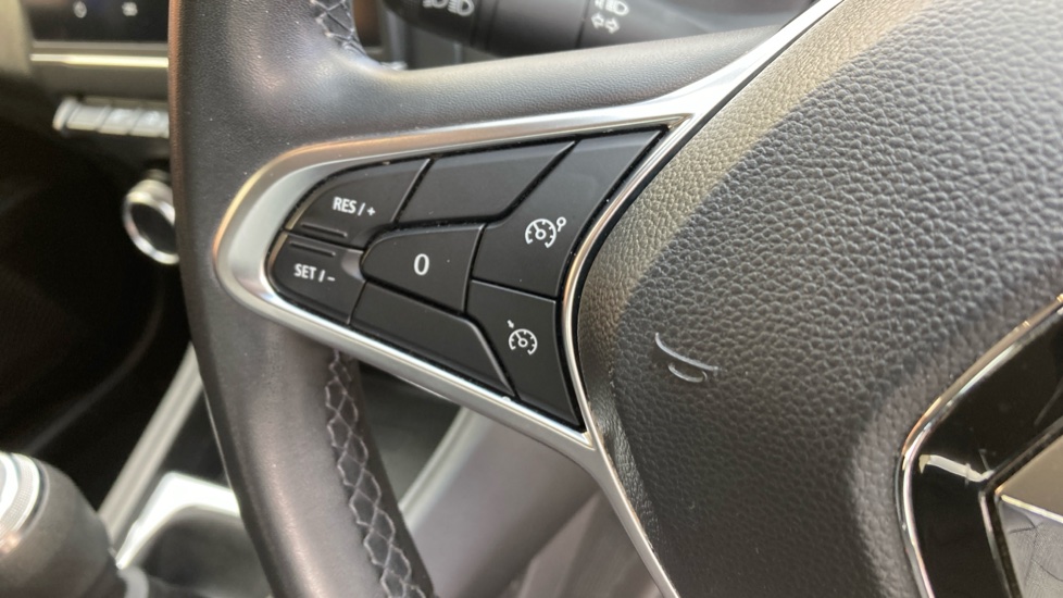 Renault Captur 1.0 TCE 90 Techno 5dr Petrol Hatchback - Image 34