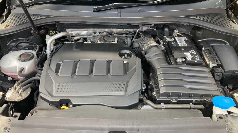 Volkswagen Tiguan 2.0 TDI 4Motion R-Line 5dr DSG Diesel Estate - Image 8