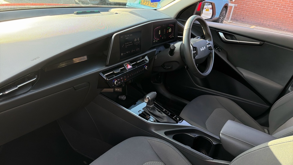 Kia Niro 1.6 GDi PHEV 2 5dr DCT Estate - Image 9