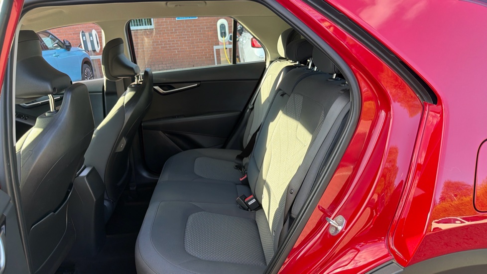 Kia Niro 1.6 GDi PHEV 2 5dr DCT Estate - Image 16