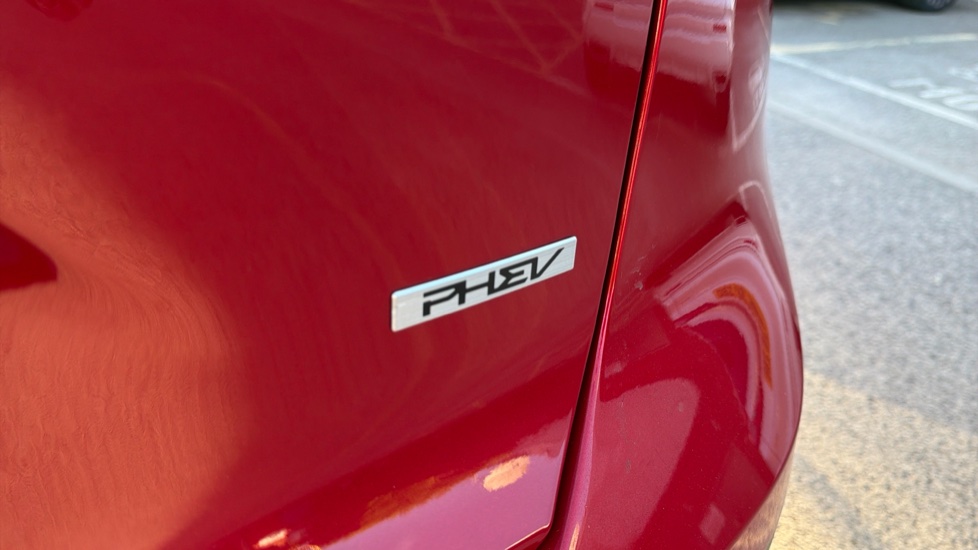 Kia Niro 1.6 GDi PHEV 2 5dr DCT Estate - Image 32