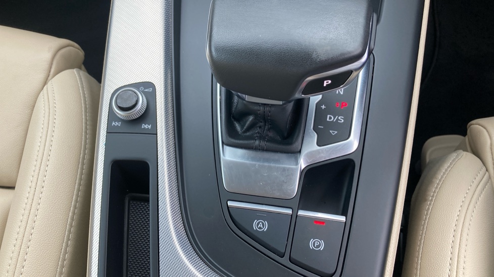 Audi A5 35 TFSI Sport 5dr S Tronic Petrol Hatchback - Image 37