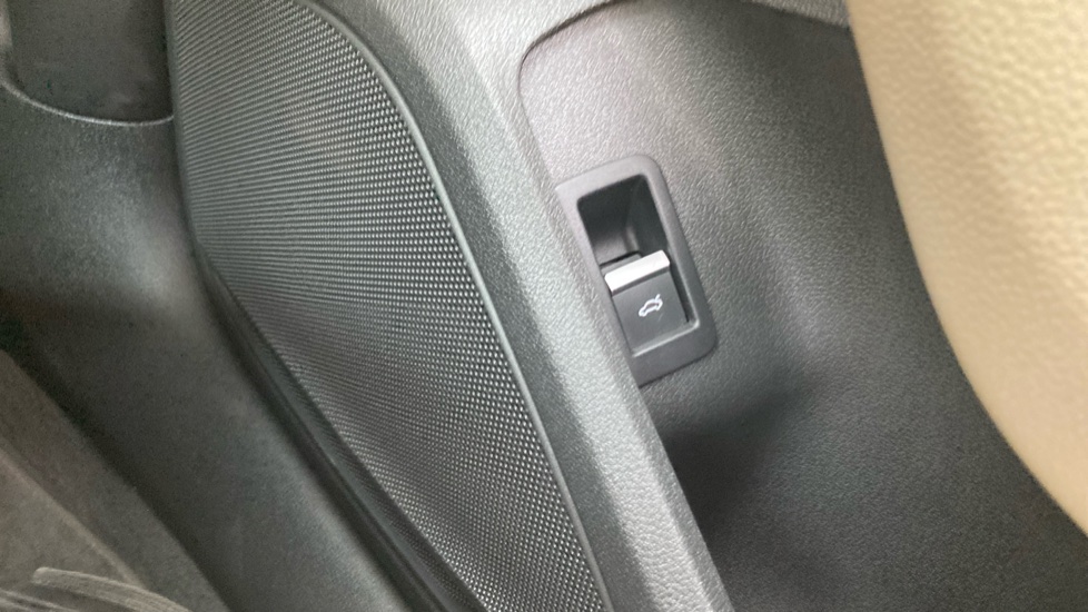 Audi A5 35 TFSI Sport 5dr S Tronic Petrol Hatchback - Image 45