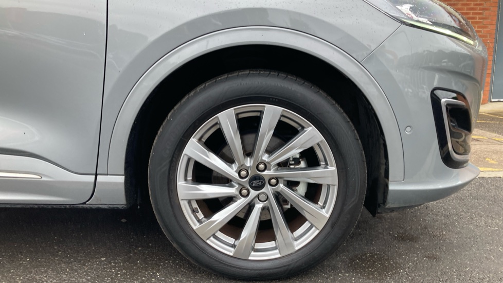Ford Kuga 2.5 FHEV Vignale 5dr CVT Hybrid Estate - Image 7