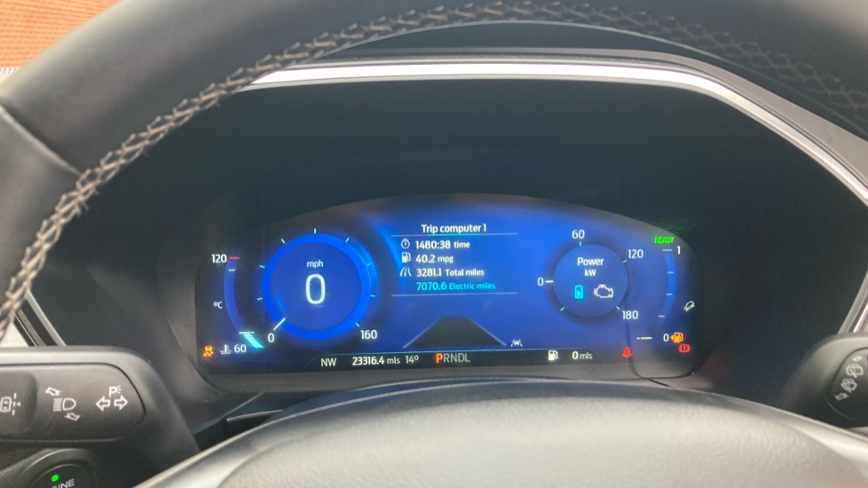 Ford Kuga 2.5 FHEV Vignale 5dr CVT Hybrid Estate - Image 18