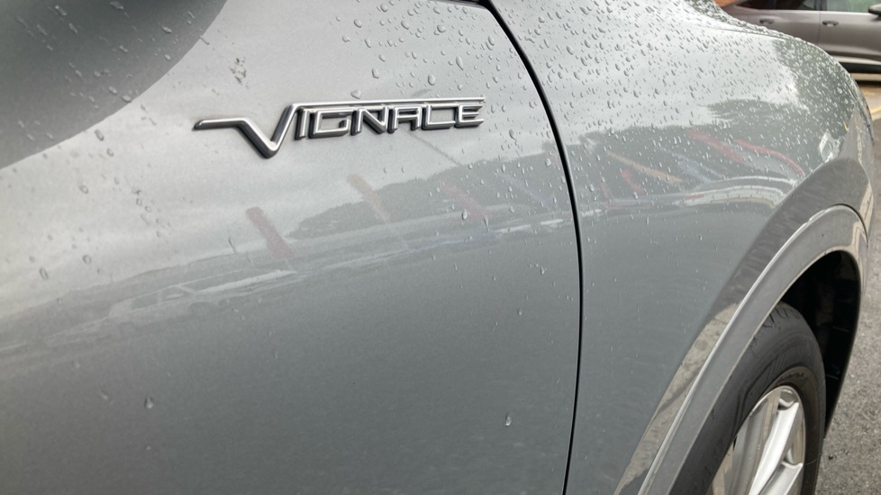 Ford Kuga 2.5 FHEV Vignale 5dr CVT Hybrid Estate - Image 19
