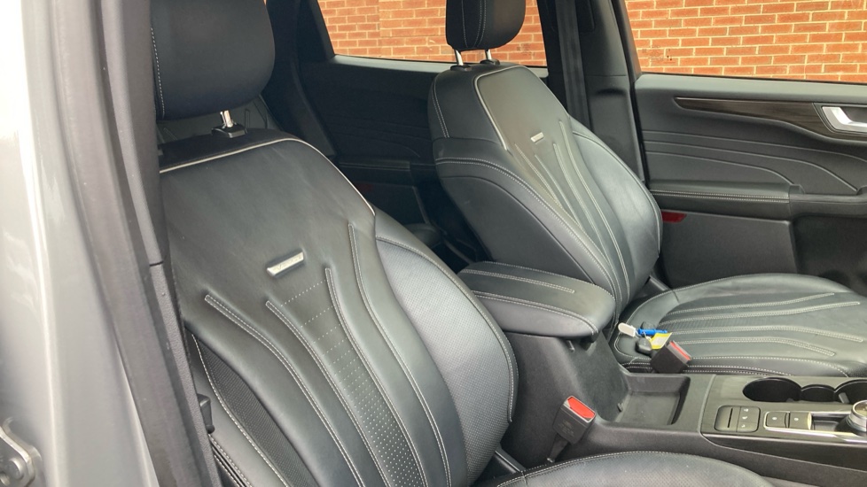 Ford Kuga 2.5 FHEV Vignale 5dr CVT Hybrid Estate - Image 25
