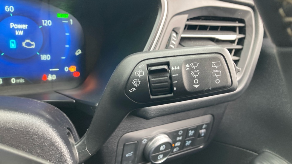 Ford Kuga 2.5 FHEV Vignale 5dr CVT Hybrid Estate - Image 33