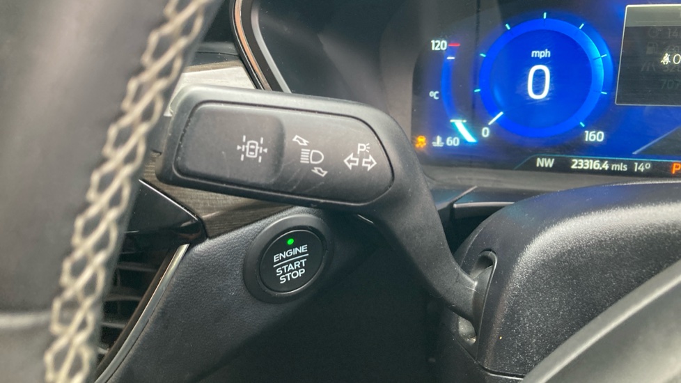 Ford Kuga 2.5 FHEV Vignale 5dr CVT Hybrid Estate - Image 34