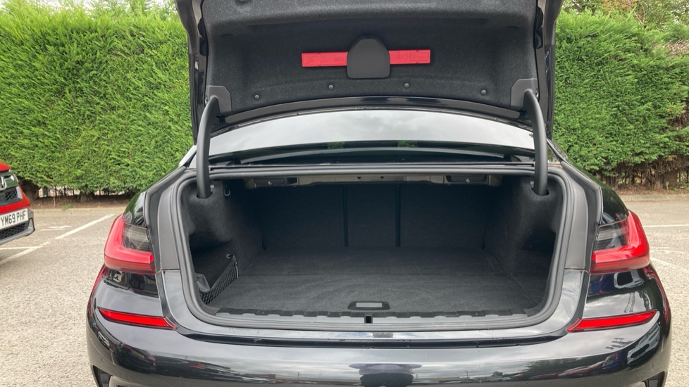 BMW 3 Series 330e M Sport 4dr Step Auto Saloon - Image 4