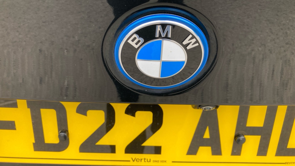 BMW 3 Series 330e M Sport 4dr Step Auto Saloon - Image 29