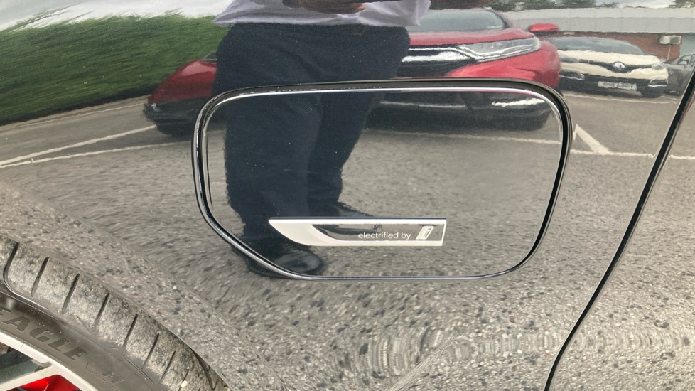 BMW 3 Series 330e M Sport 4dr Step Auto Saloon - Image 33