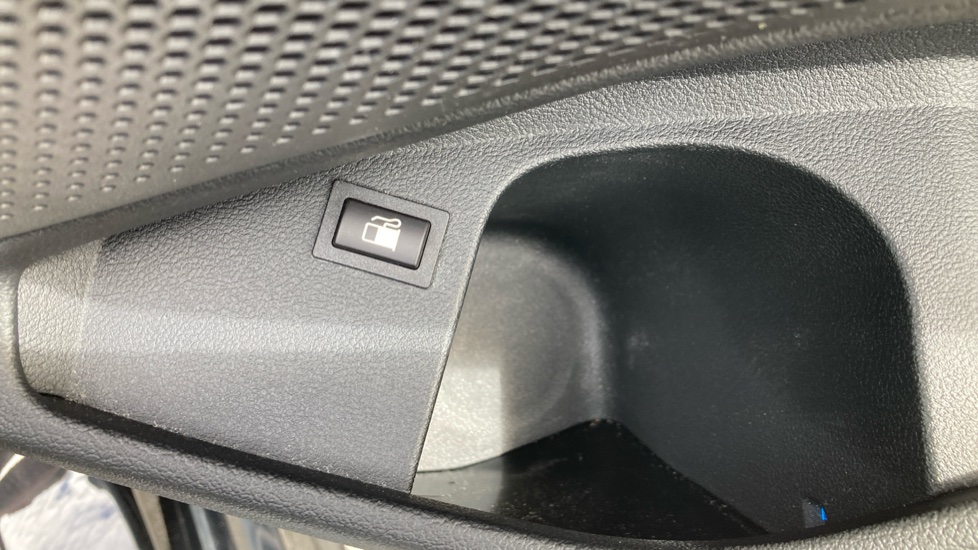 BMW 3 Series 330e M Sport 4dr Step Auto Saloon - Image 39