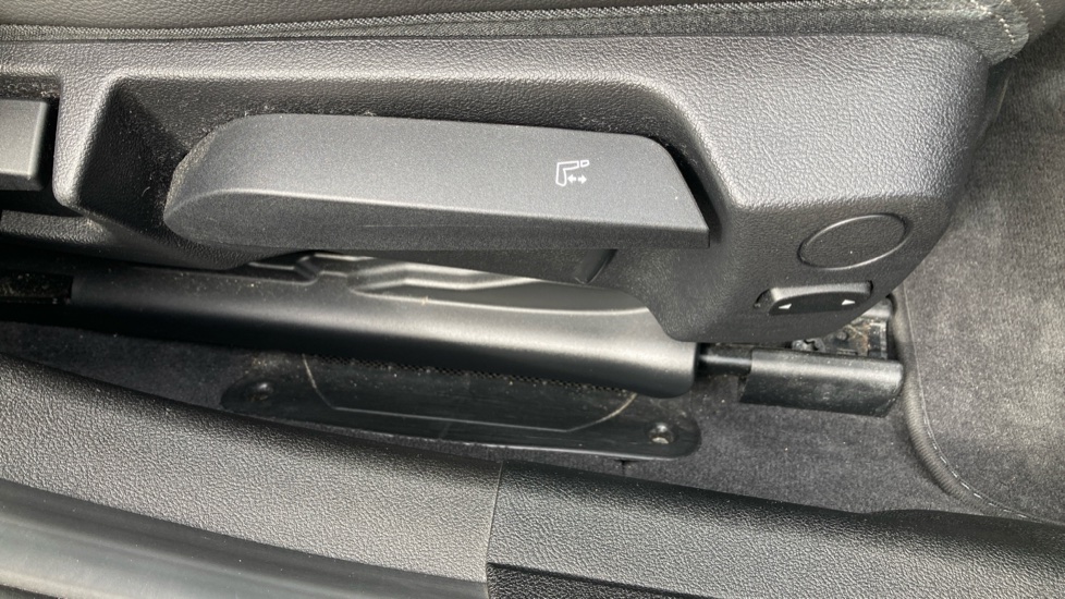 BMW 3 Series 330e M Sport 4dr Step Auto Saloon - Image 41