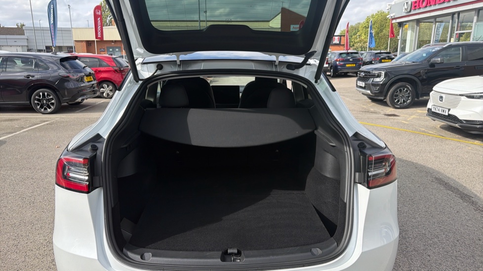 Tesla Model Y RWD 5dr Auto Electric Hatchback - Image 4