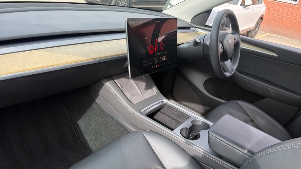 Tesla Model Y RWD 5dr Auto Electric Hatchback - Image 9