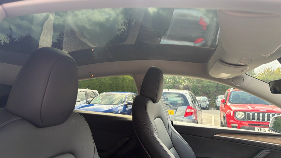 Tesla Model Y RWD 5dr Auto Electric Hatchback - Image 30