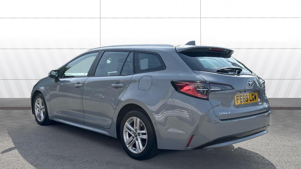 Toyota Corolla 1.8 VVT-i Hybrid Icon Tech 5dr CVT Hybrid Estate - Image 2
