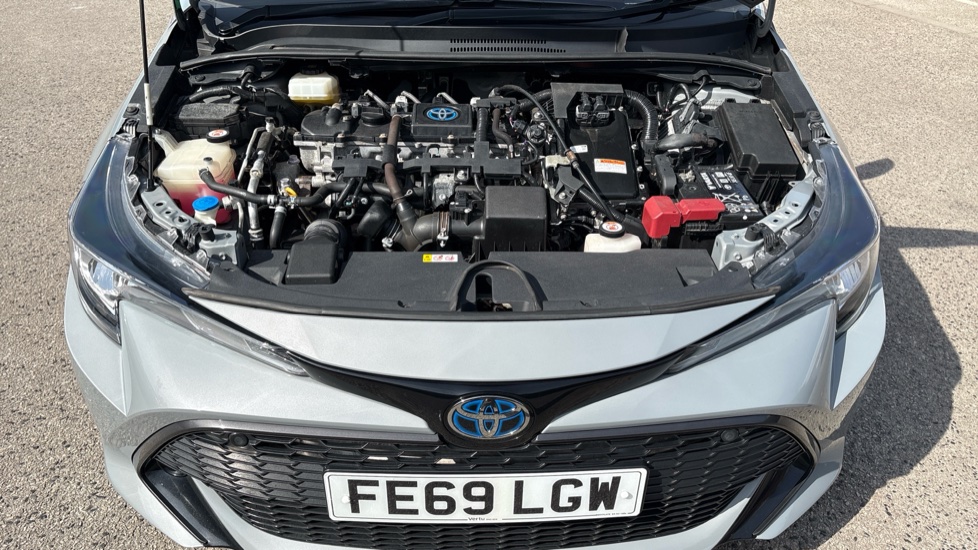 Toyota Corolla 1.8 VVT-i Hybrid Icon Tech 5dr CVT Hybrid Estate - Image 8