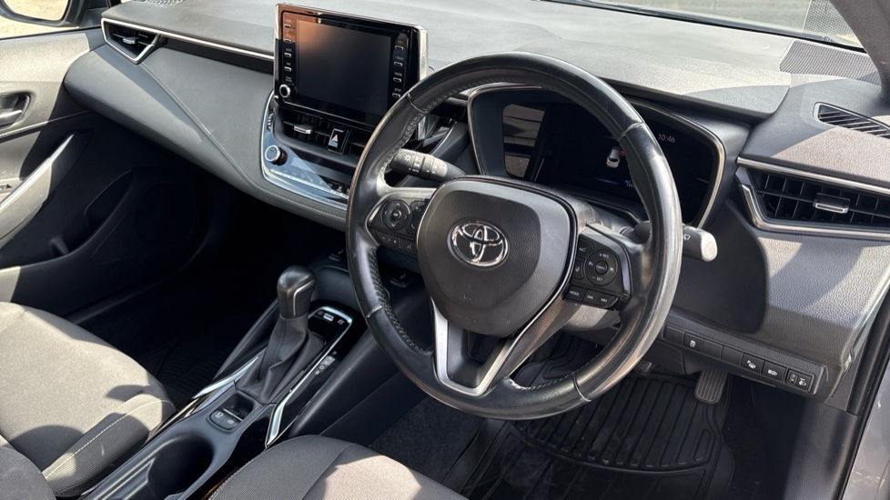 Toyota Corolla 1.8 VVT-i Hybrid Icon Tech 5dr CVT Hybrid Estate - Image 11