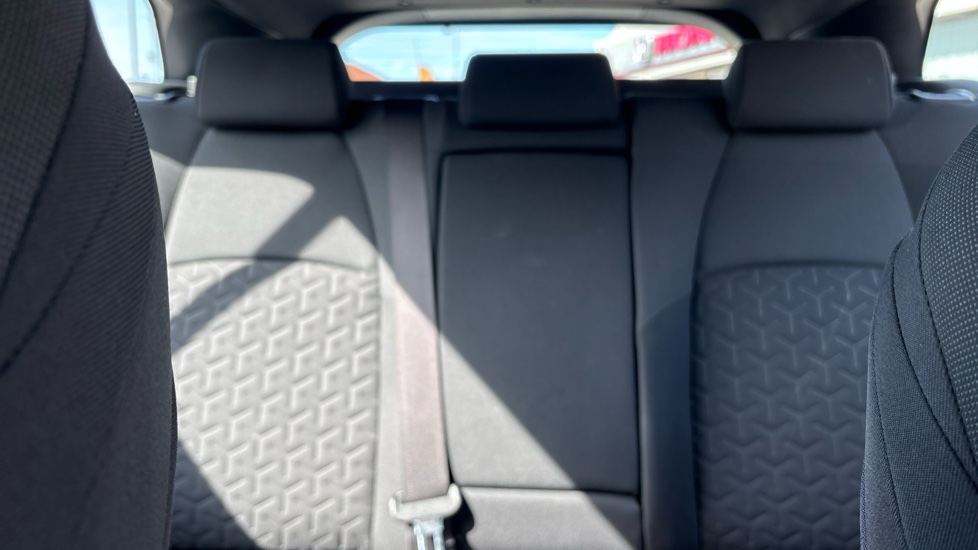 Toyota Corolla 1.8 VVT-i Hybrid Icon Tech 5dr CVT Hybrid Estate - Image 15