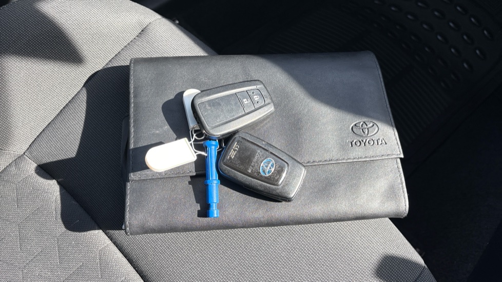 Toyota Corolla 1.8 VVT-i Hybrid Icon Tech 5dr CVT Hybrid Estate - Image 19