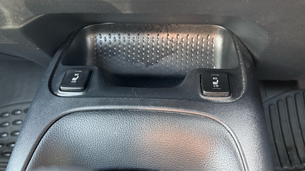 Toyota Corolla 1.8 VVT-i Hybrid Icon Tech 5dr CVT Hybrid Estate - Image 26