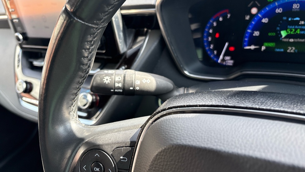 Toyota Corolla 1.8 VVT-i Hybrid Icon Tech 5dr CVT Hybrid Estate - Image 31