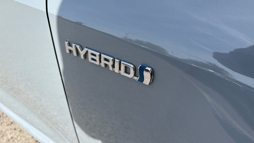 Toyota Corolla 1.8 VVT-i Hybrid Icon Tech 5dr CVT Hybrid Estate - Image 36