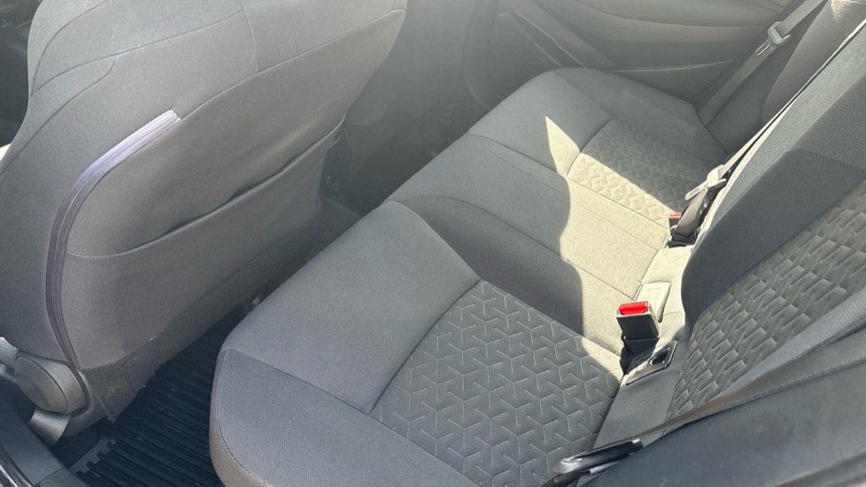 Toyota Corolla 1.8 VVT-i Hybrid Icon Tech 5dr CVT Hybrid Estate - Image 40