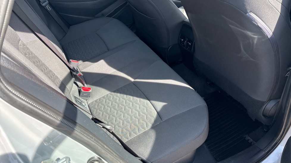 Toyota Corolla 1.8 VVT-i Hybrid Icon Tech 5dr CVT Hybrid Estate - Image 43
