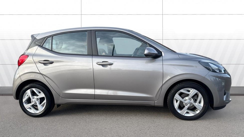 Hyundai i10 1.0 MPi SE Connect 5dr Petrol Hatchback - Image 5