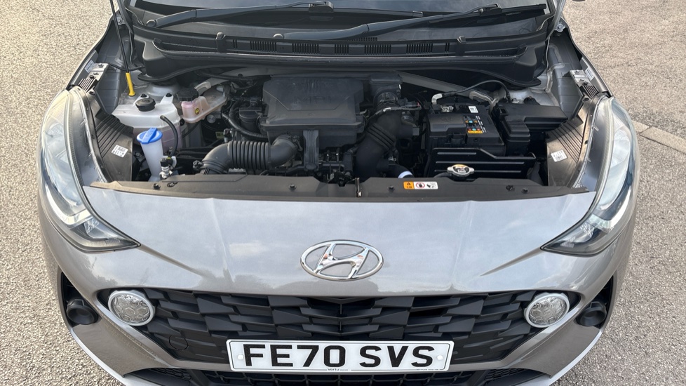 Hyundai i10 1.0 MPi SE Connect 5dr Petrol Hatchback - Image 8