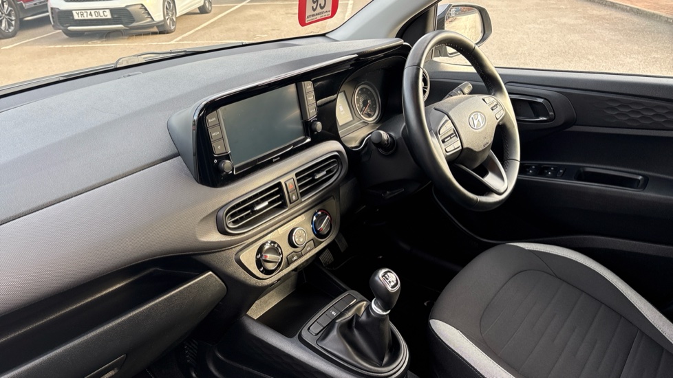 Hyundai i10 1.0 MPi SE Connect 5dr Petrol Hatchback - Image 9