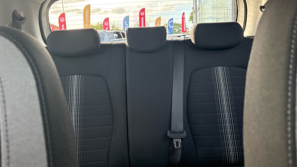 Hyundai i10 1.0 MPi SE Connect 5dr Petrol Hatchback - Image 15