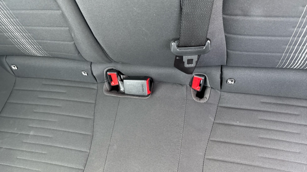 Hyundai i10 1.0 MPi SE Connect 5dr Petrol Hatchback - Image 17