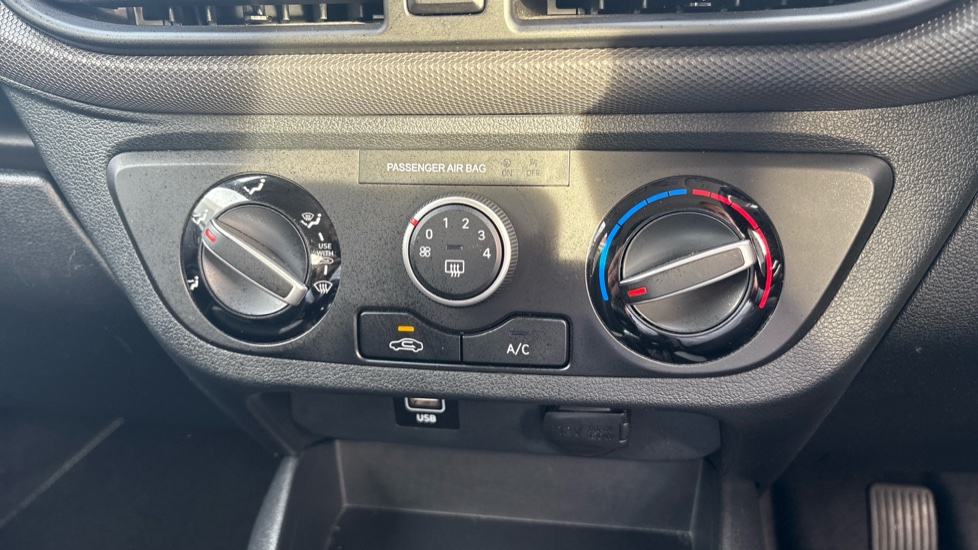Hyundai i10 1.0 MPi SE Connect 5dr Petrol Hatchback - Image 25