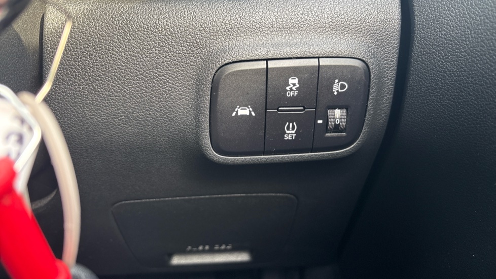 Hyundai i10 1.0 MPi SE Connect 5dr Petrol Hatchback - Image 31