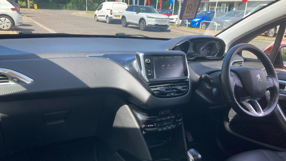 Peugeot 2008 1.5 BlueHDi 100 Allure Premium 5dr [5 Speed] Diesel Estate - Image 9