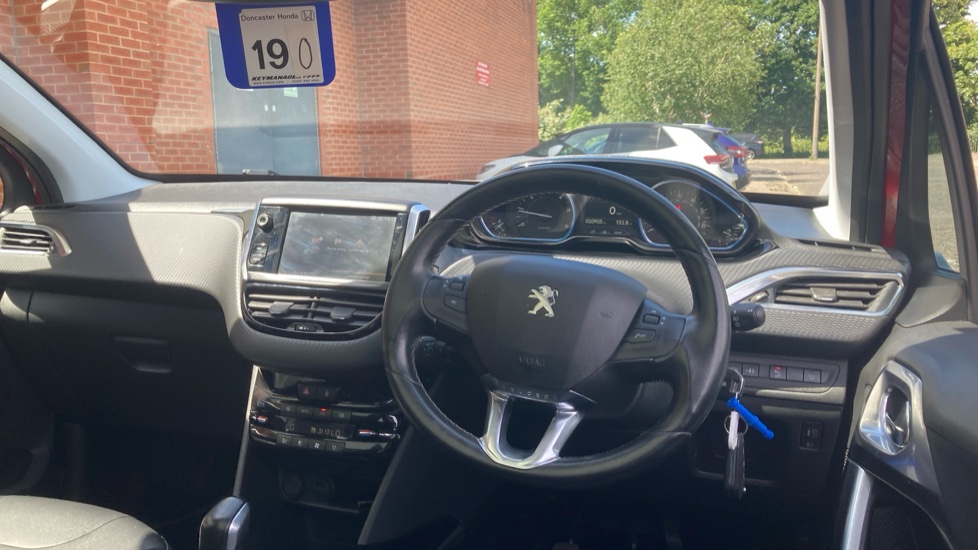 Peugeot 2008 1.5 BlueHDi 100 Allure Premium 5dr [5 Speed] Diesel Estate - Image 11