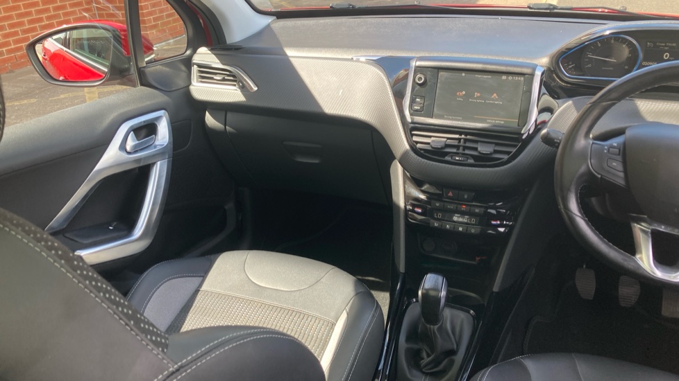 Peugeot 2008 1.5 BlueHDi 100 Allure Premium 5dr [5 Speed] Diesel Estate - Image 14