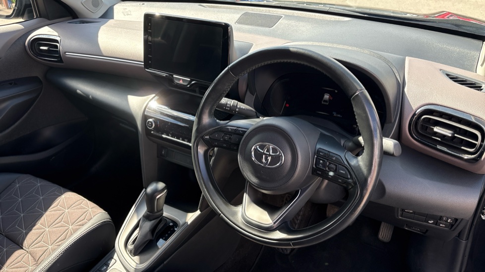 Toyota Yaris Cross 1.5 Hybrid Excel 5dr CVT Hybrid Estate - Image 11